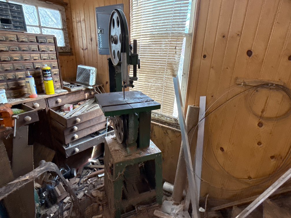 BAND SAW