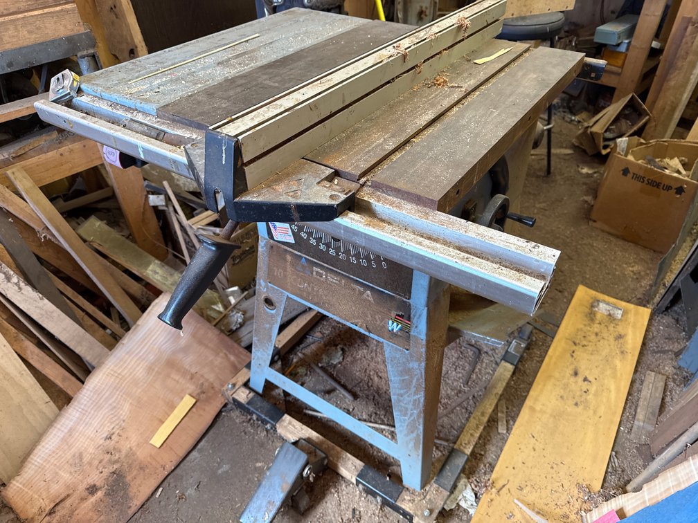 DELTA TABLE SAW 