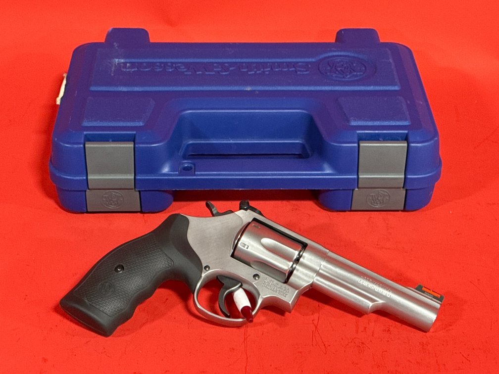 S&W 66-8 COMBAT MAG. 357 REVOLVER