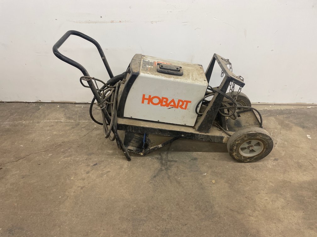 HOBART HANDLER 140 WELDER