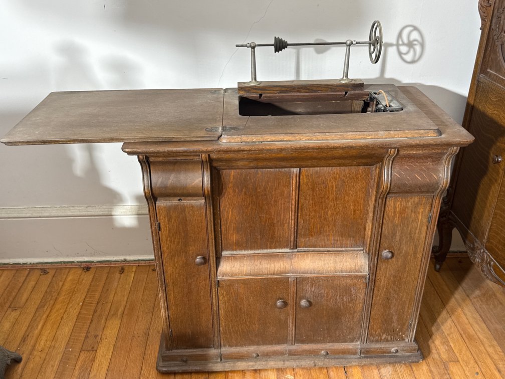 SEWING TABLE