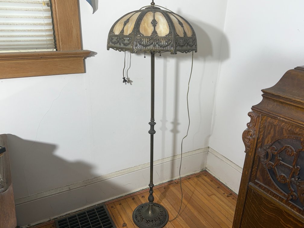 STAINED GLASS LAMP
