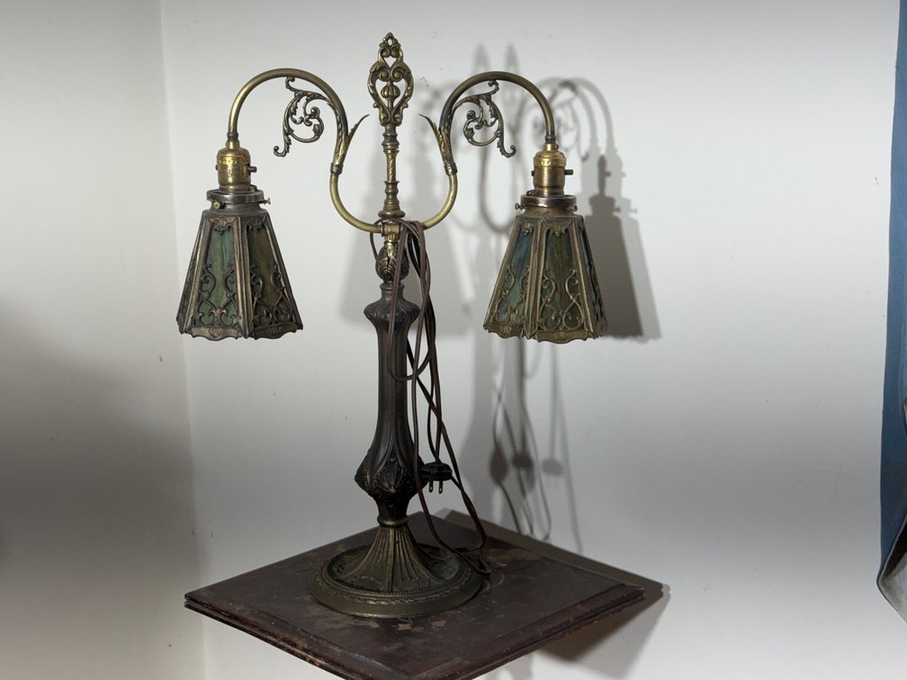 STAINED GLASS LAMPS