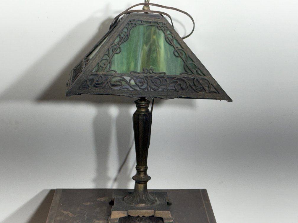 STAINED GLASS LAMPS