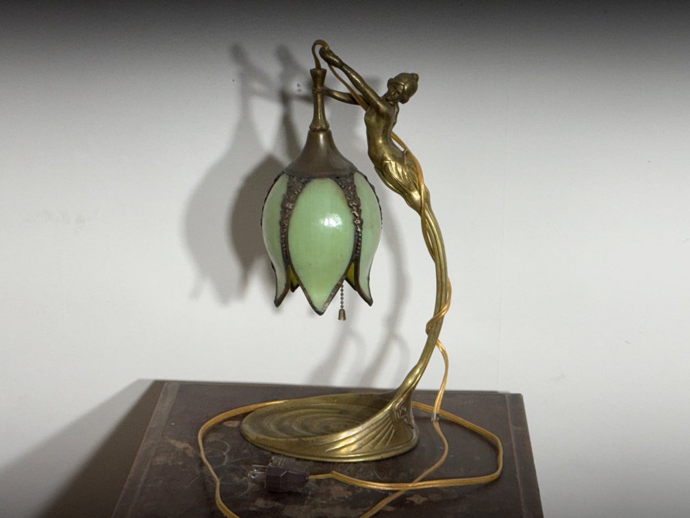 STAINED GLASS LAMPS