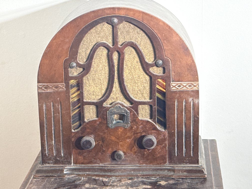 VINTAGE RADIOS 