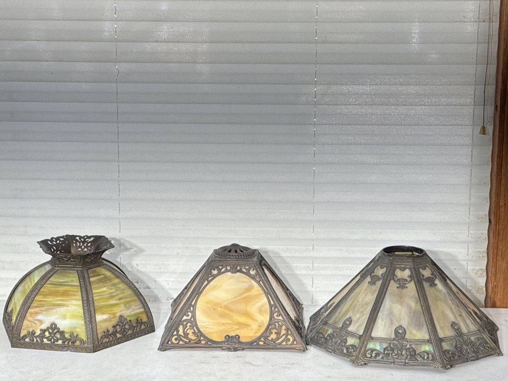 STAINED GLASS LAMP SHADES