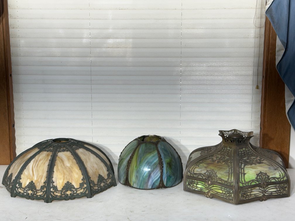 STAINED GLASS LAMP SHADES