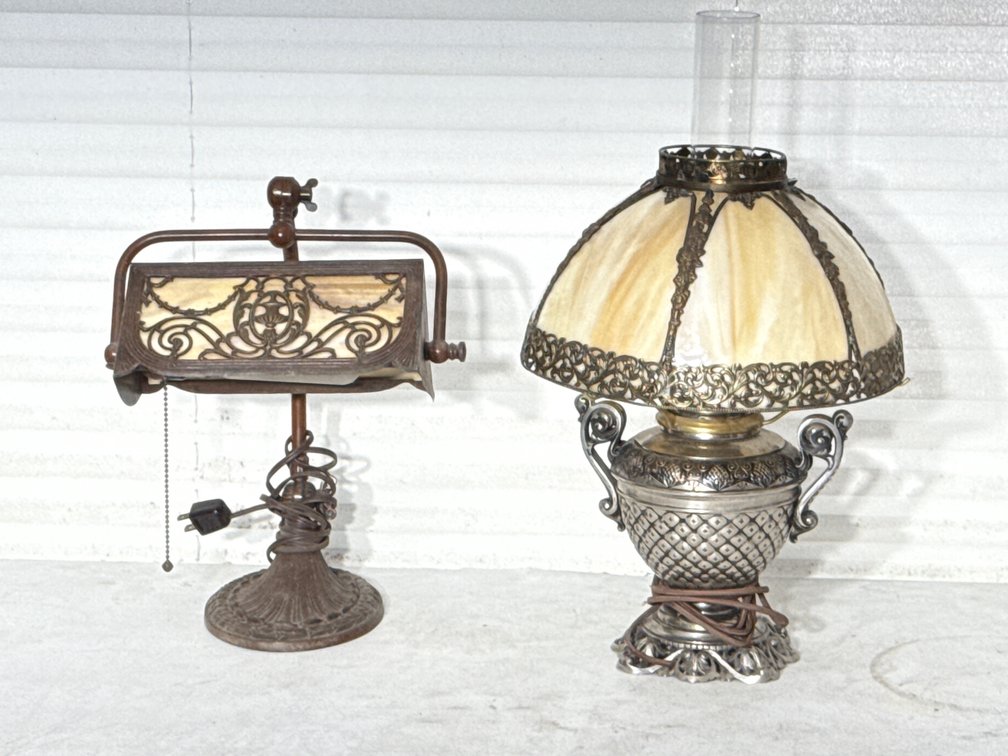STAINED GLASS LAMPS