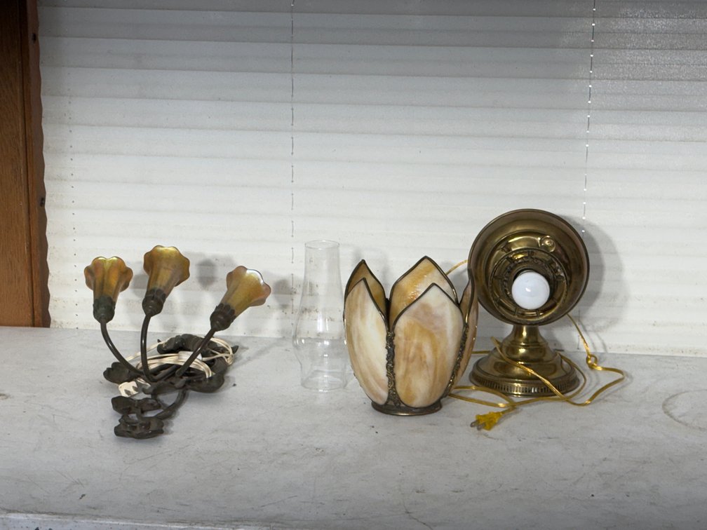 STAINED GLASS LAMPS