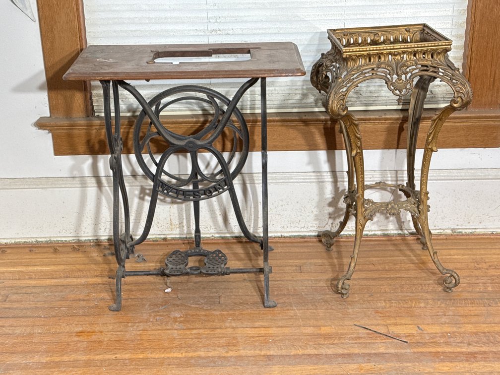 PEDESTAL & SEWING TABLE