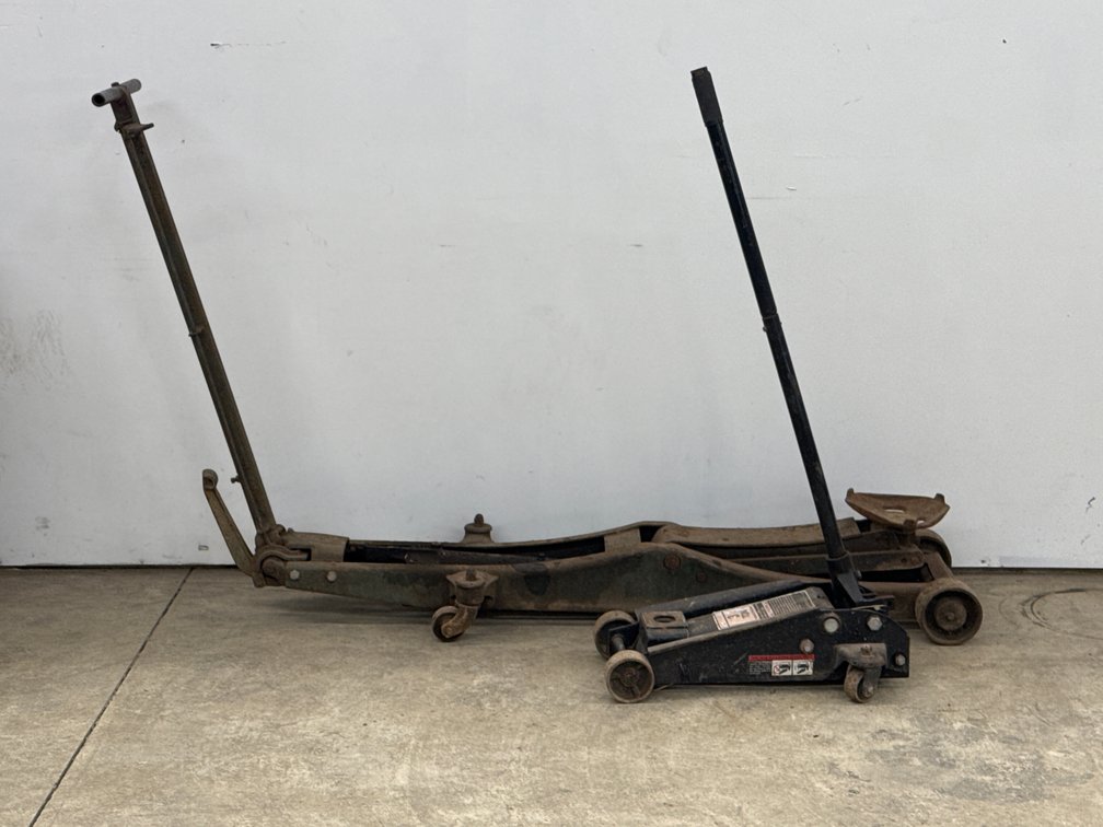FLOOR JACKS