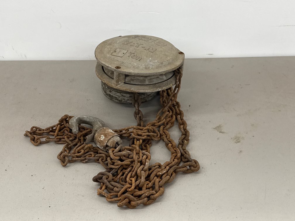YALE CHAIN HOIST