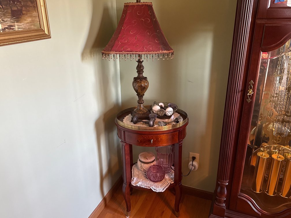 END TABLE, LAMP, GLASS, DOOR KNOBS