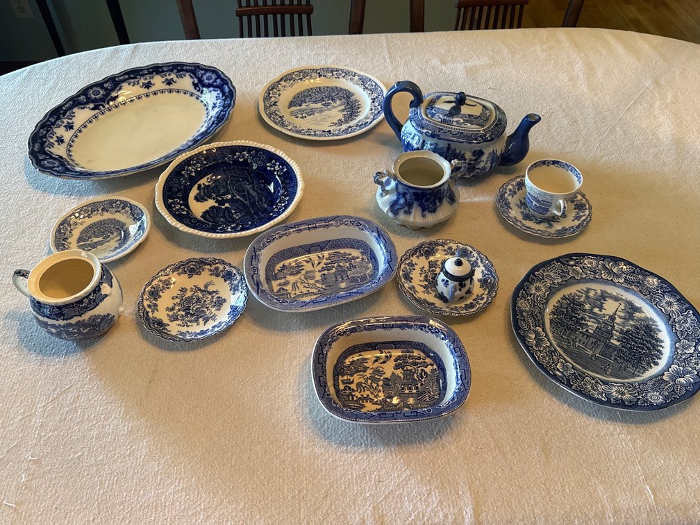 ENGLAND COLLECTIBLE CERAMIC 