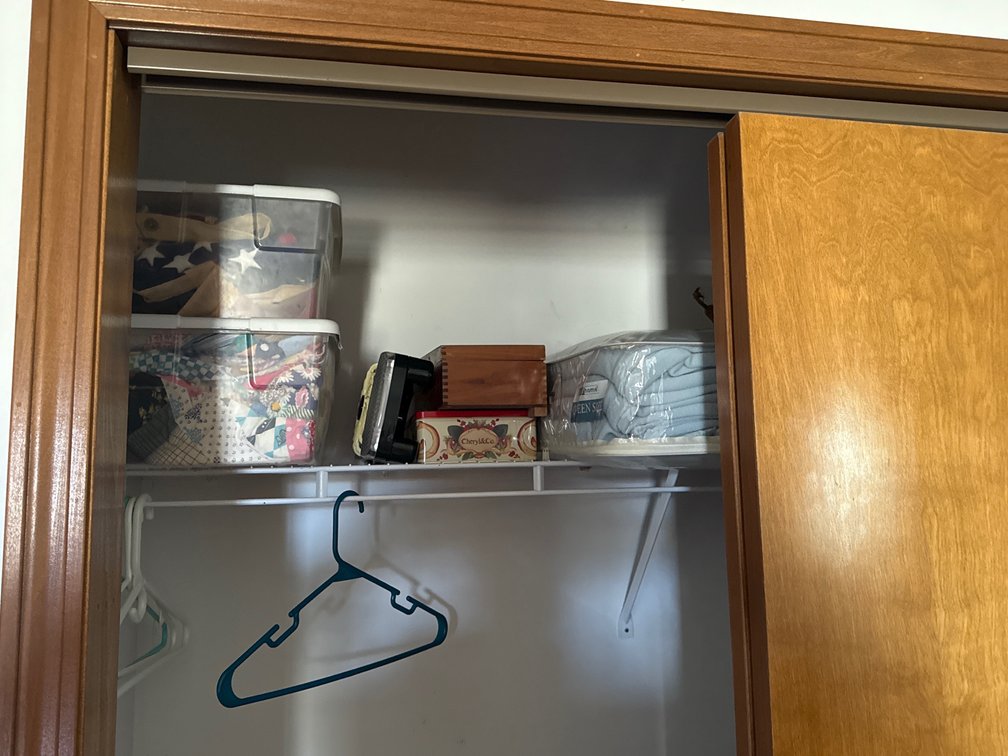 CLOSET CONTENTS 