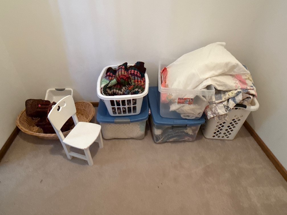 QUILTS, DOILYS, ETC