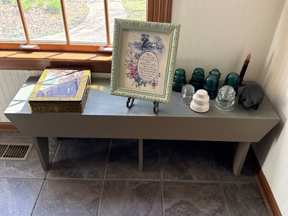 PRIMITIVE BENCH & CONTENTS 