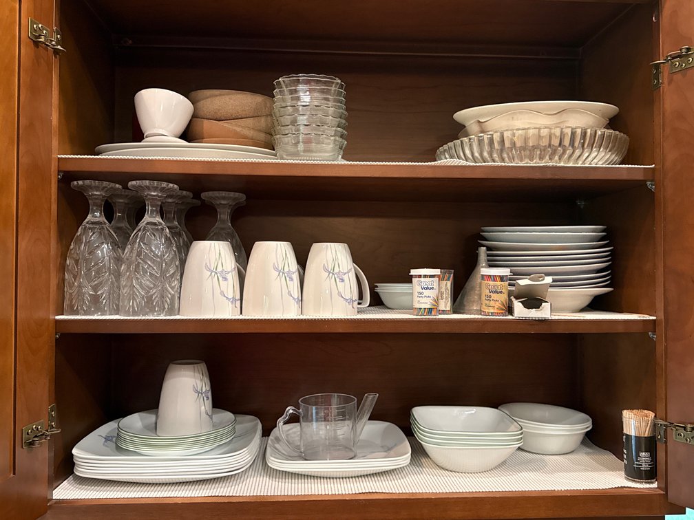 TOP CABINET CONTENTS 