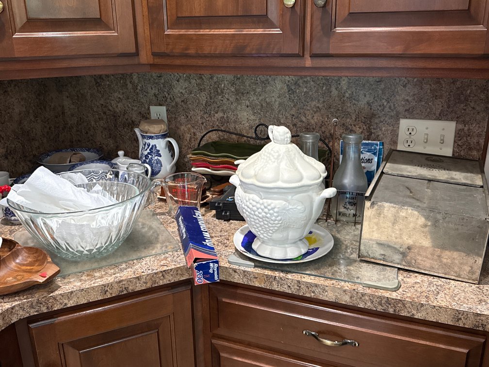 COUNTERTOP CONTENTS 