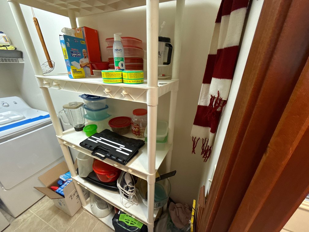 LAUNDRY ROOM CONTENTS 