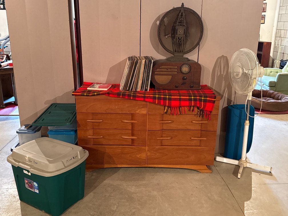 VINTAGE RADIO, DRESSER, TOTES, 