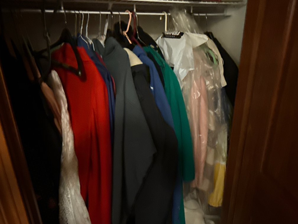 CLOSET CONTENTS 