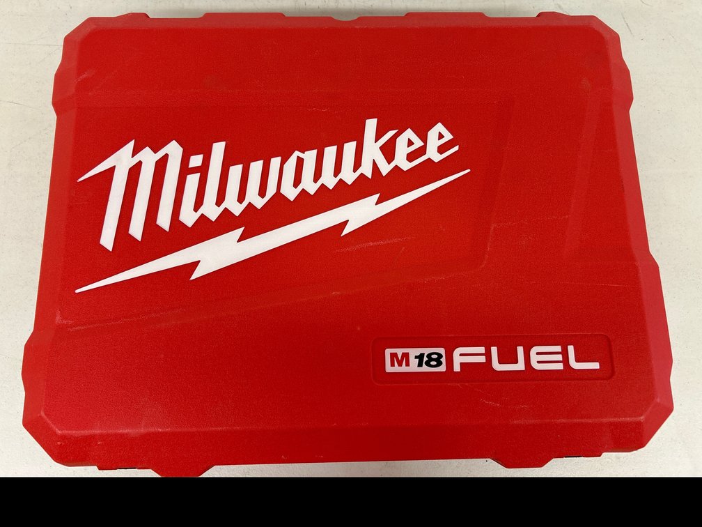 MILWAUKEE FUEL PIPE THREADER 
