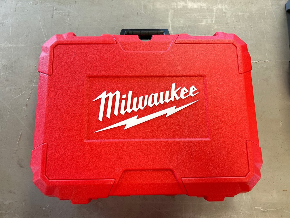 MILWAUKEE M12 LASER