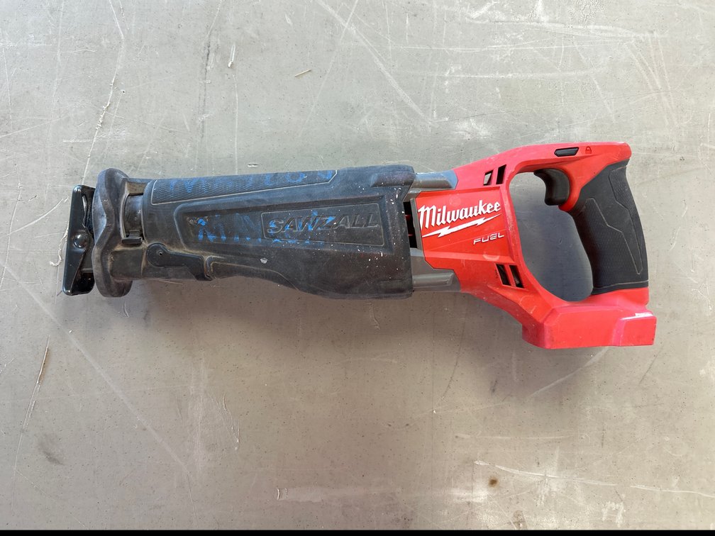 MILWAUKEE FUEL SAWZALL