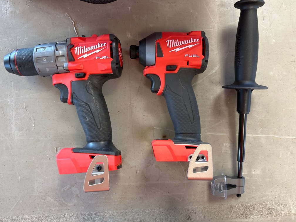 MILWAUKEE DRIVER & DRILL