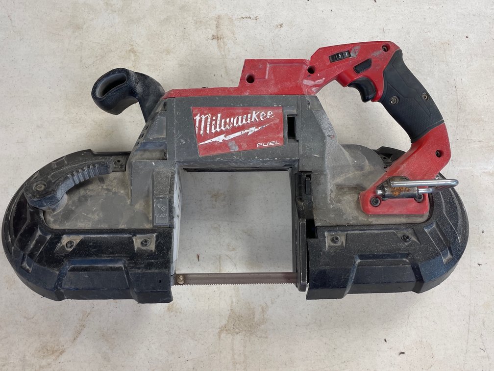 MILWAUKEE BANDSAW 