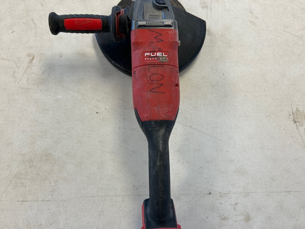 MILWAUKEE FUEL GRINDER 