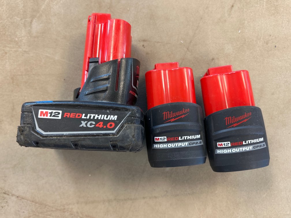 M12 BATTERIES 