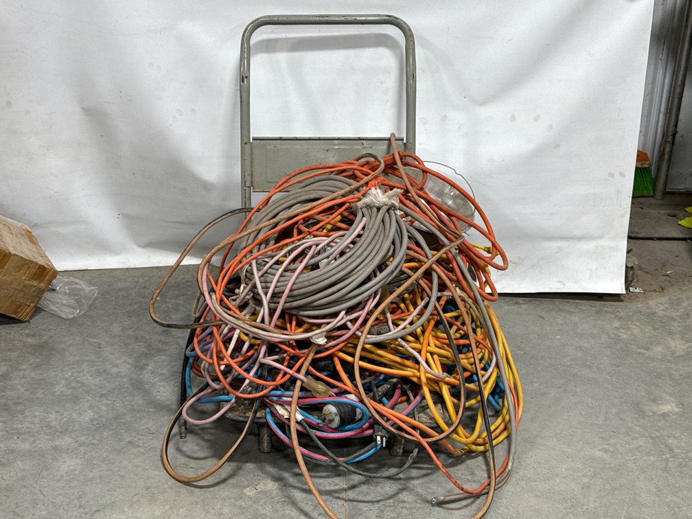 EXTENSION CORDS & WIRE