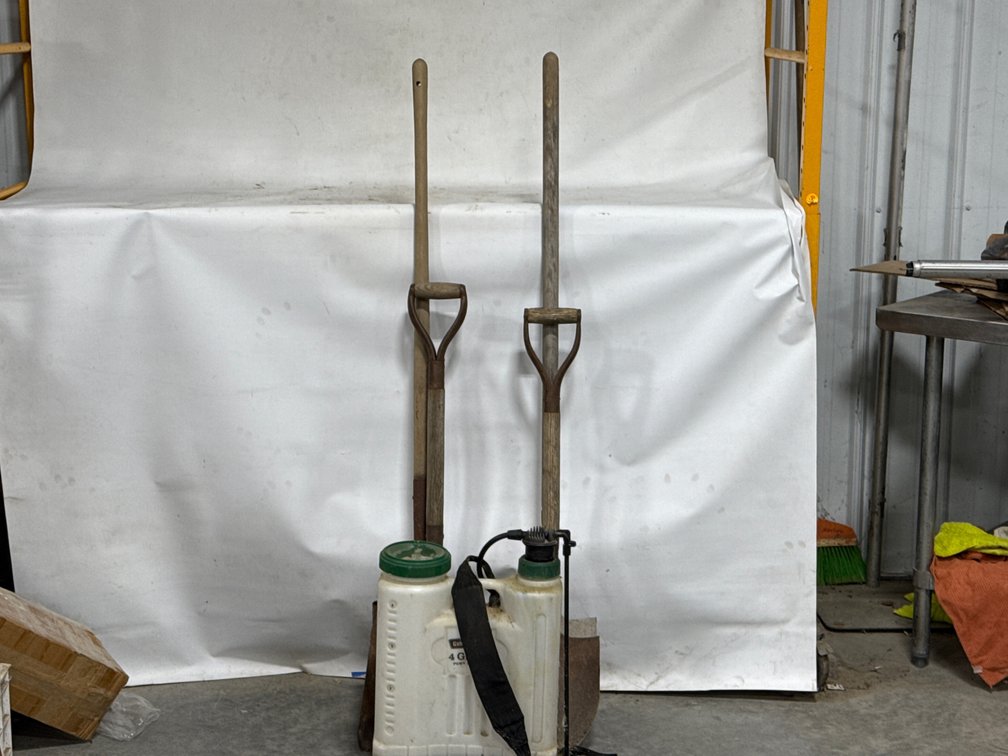 SHOVELS & SPRAYER 