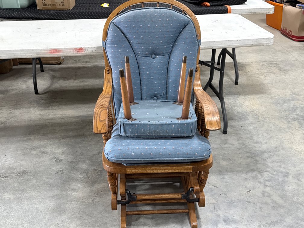 ROCKING CHAIR W/ OTTOMAN