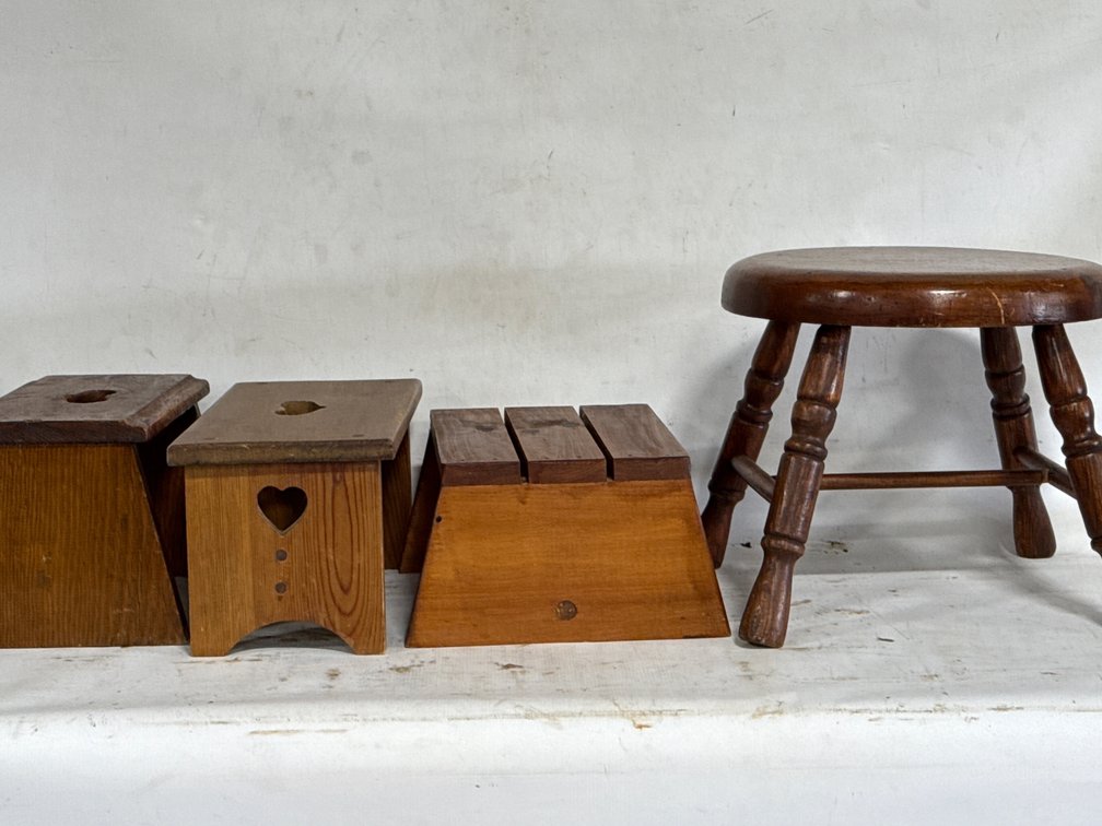 STOOLS