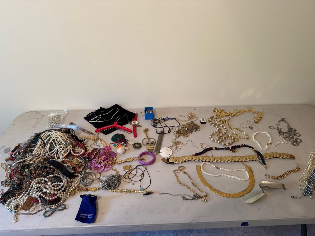 COSTUME JEWELRY 