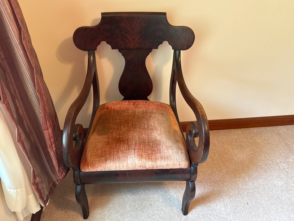 VINTAGE CHAIR