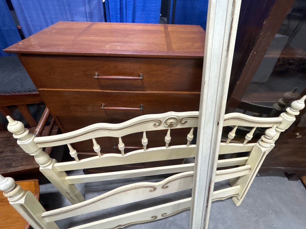 CHEST & BED FRAME