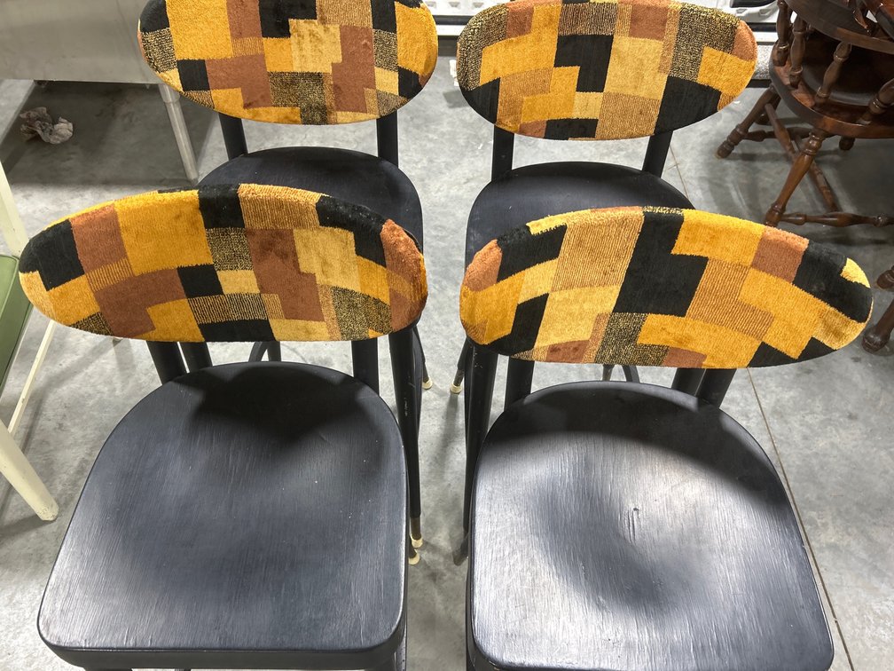 STOOLS