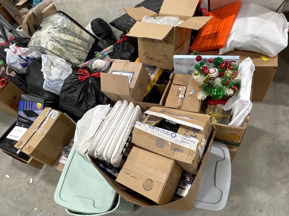 LINENS, DECOR, ETC