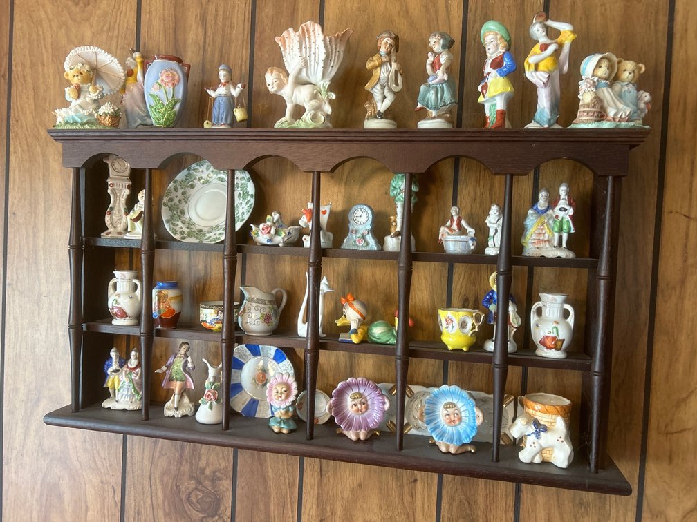 KNICK KNACK SHELF