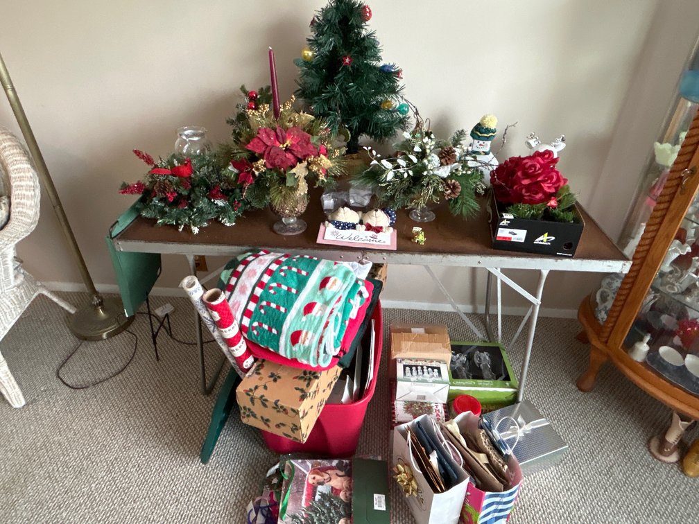 CHRISTMAS DECOR