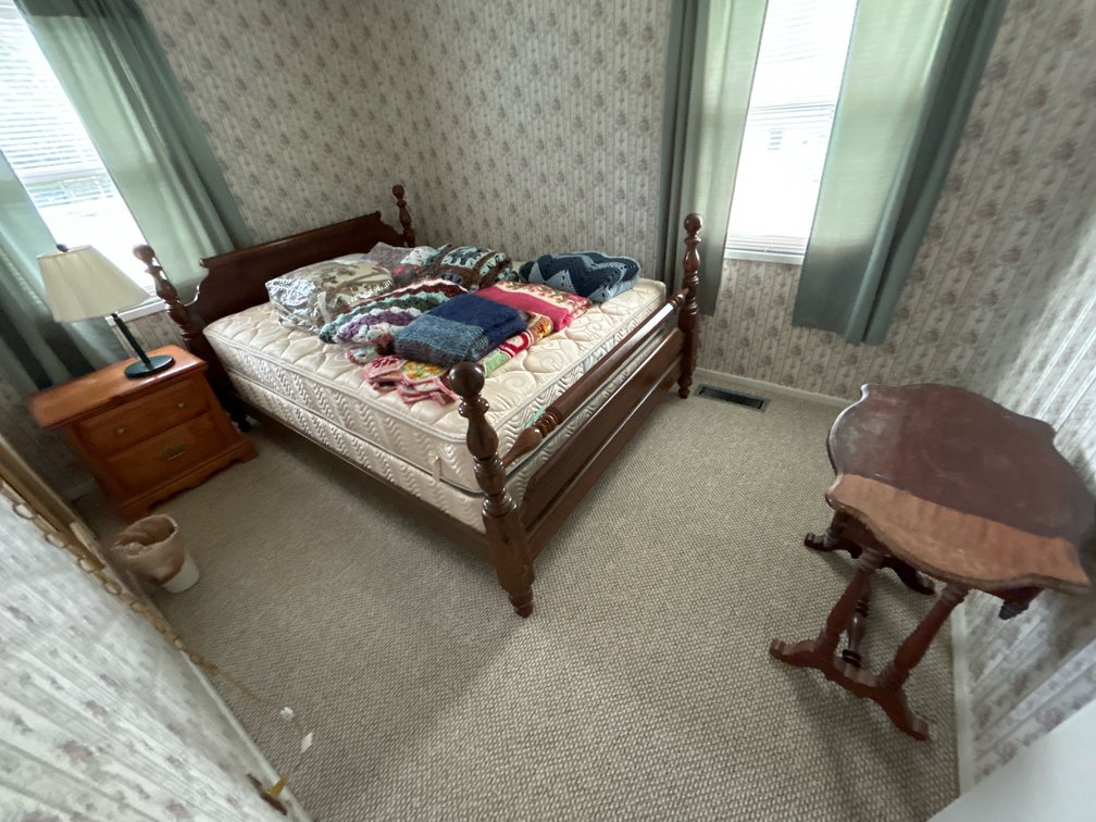BEDROOM CONTENTS 