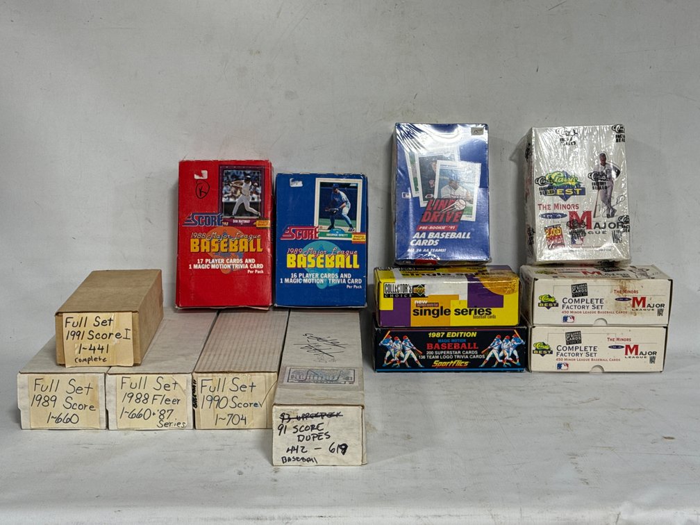 FACTORY SEALED BASEBALL CARDS 