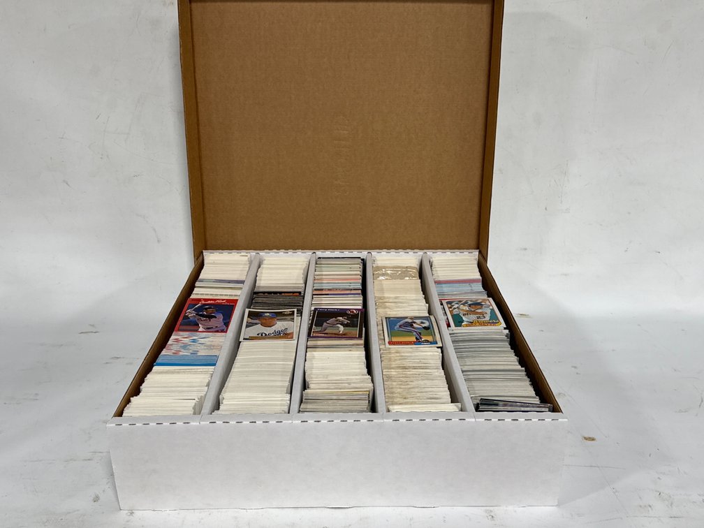 BASEBALL CARDS