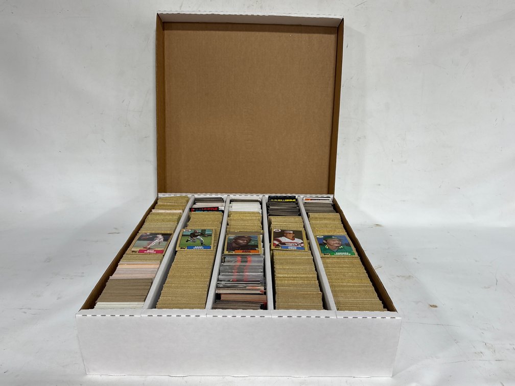 BASEBALL CARDS