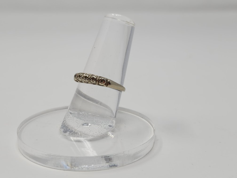 White Gold Ring Marked 14k - Size 6.25